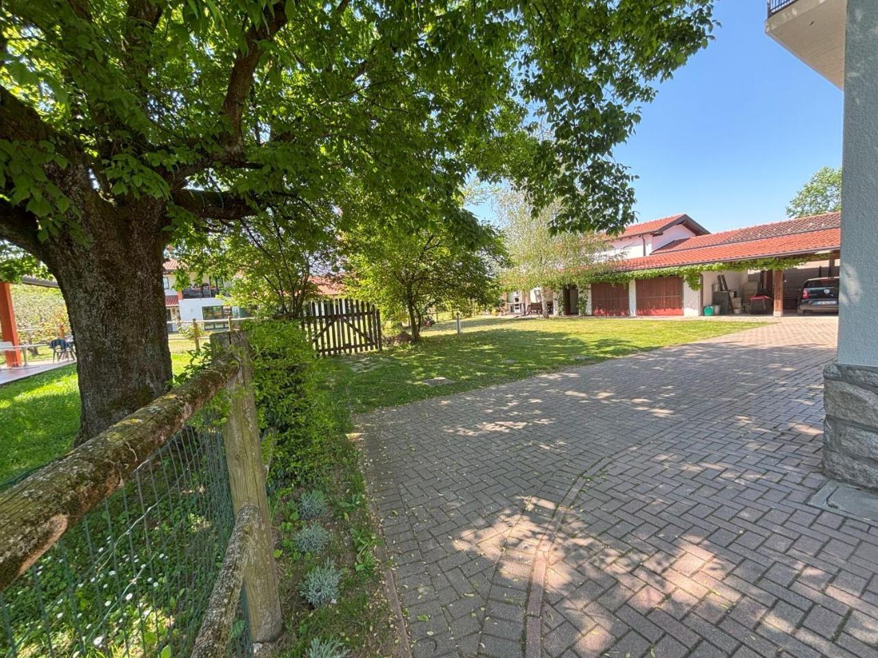 Casa Vacanze Magnolia Borgo Ticino Exterior photo